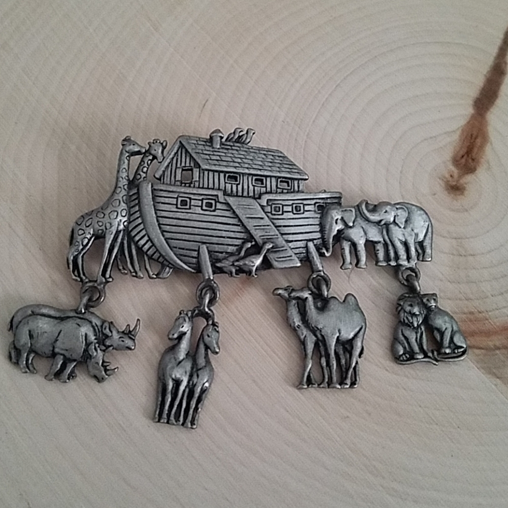 JJ Noahs Arc Design Silver Pin Brooch